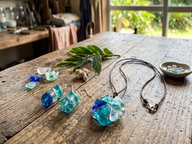 ガラス　アクセサリー